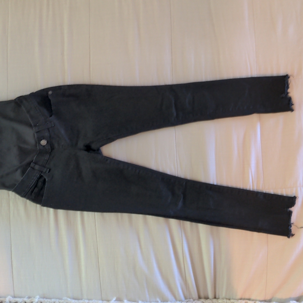 Abercrombie maternity black jean, size 24R